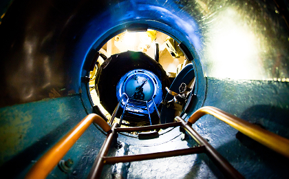 Crew repairing underground pipe leaks in Doha